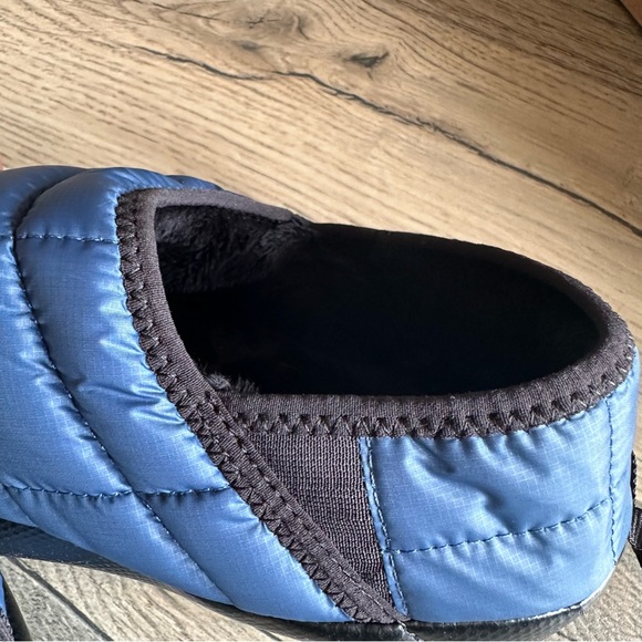 THE NORTH FACE Thermoball Insulated Traction Mule V Shoe 10 - Picture 3 of 6